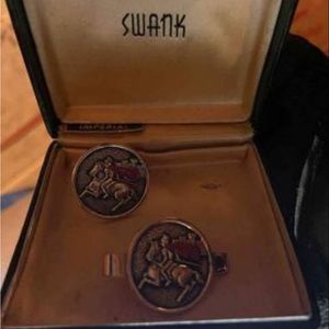 Vintage cuff links/knight on a horse black and gold plate set, rare find